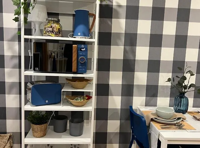 아파트 The Blue Flat